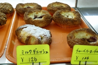 かめしまパン 若狭店のミルクデニッシュ